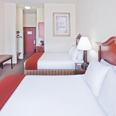 Holiday Inn Express Hotel & Suites Woodward Hwy 270 By Ihg Ngoại thất bức ảnh