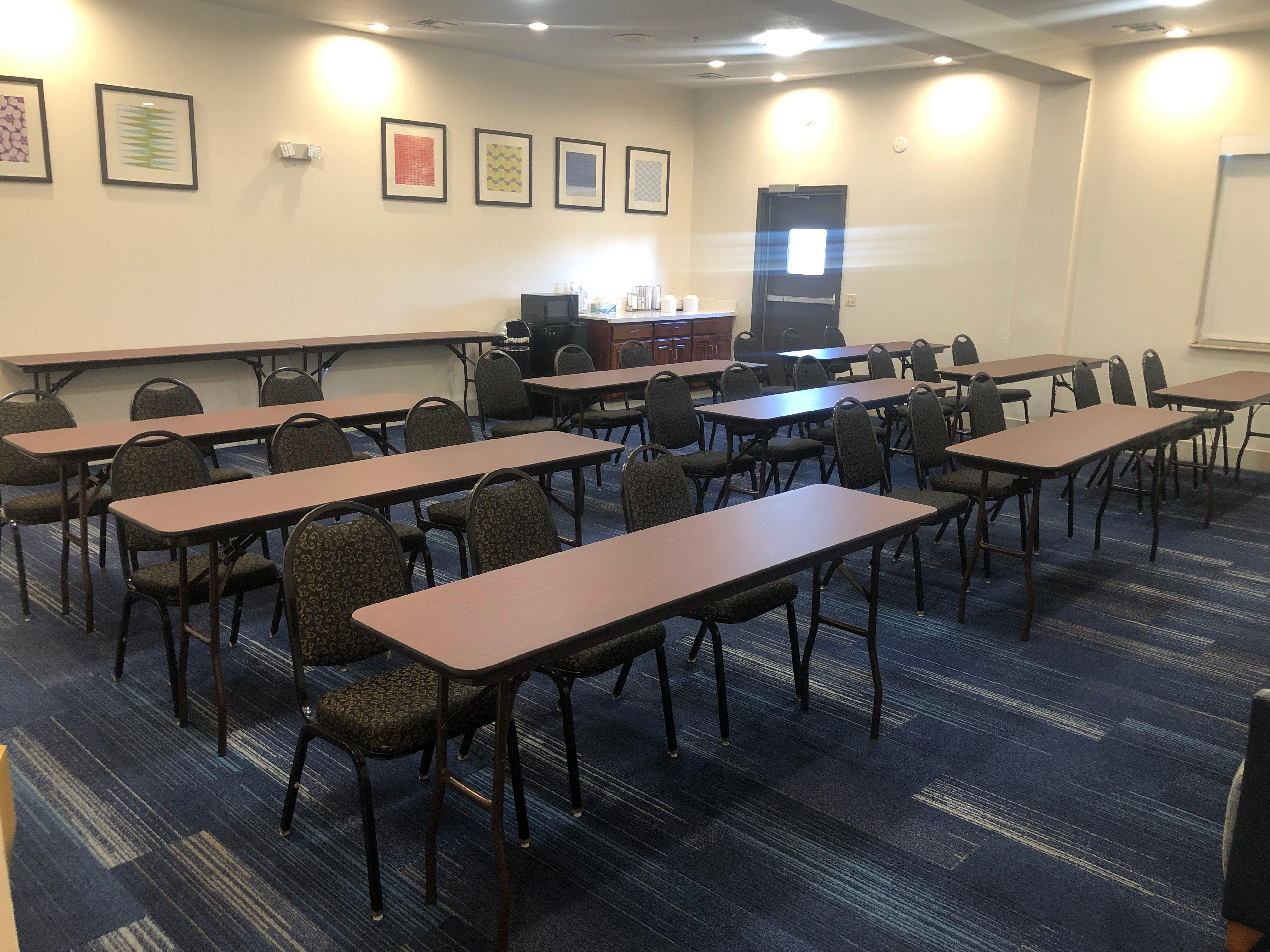 Holiday Inn Express Hotel & Suites Woodward Hwy 270 By Ihg Ngoại thất bức ảnh