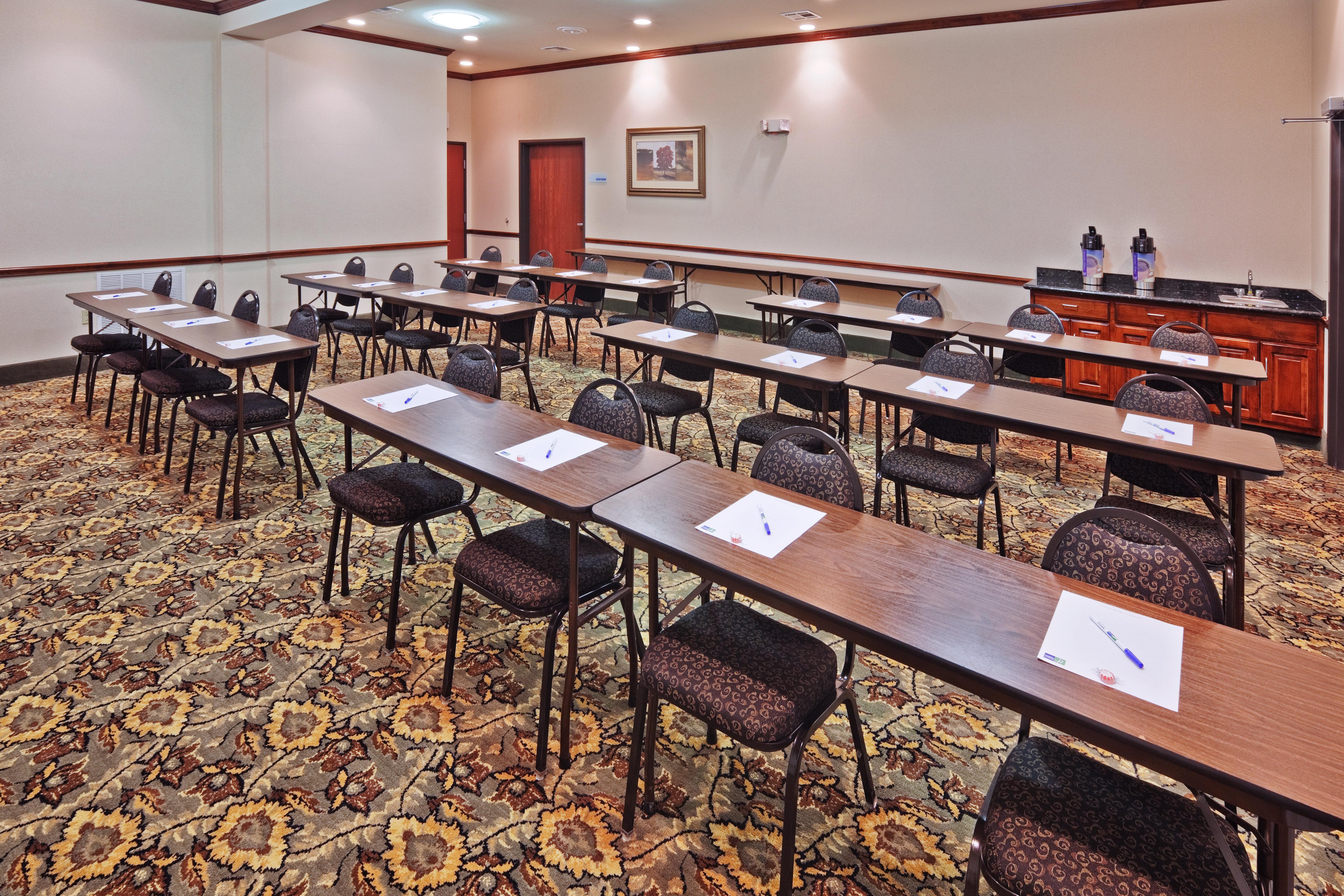 Holiday Inn Express Hotel & Suites Woodward Hwy 270 By Ihg Ngoại thất bức ảnh