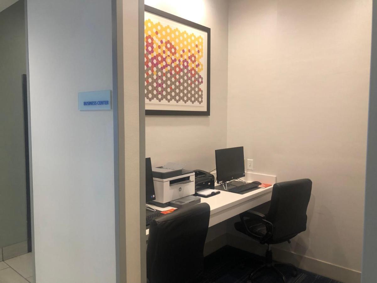 Holiday Inn Express Hotel & Suites Woodward Hwy 270 By Ihg Ngoại thất bức ảnh